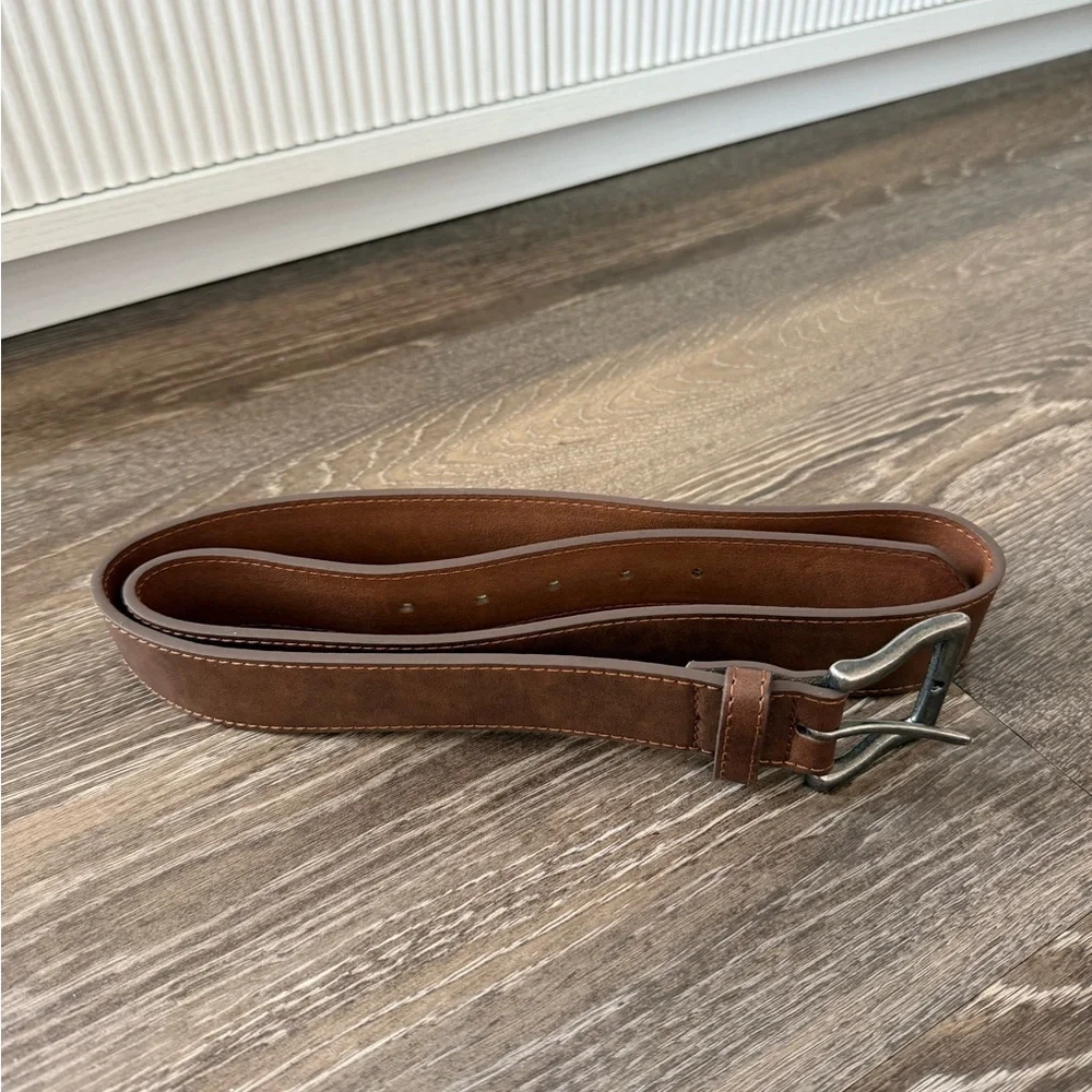 Men’s Classic Brown Leather Belt – Size 40 – Timeless Everyday Staple